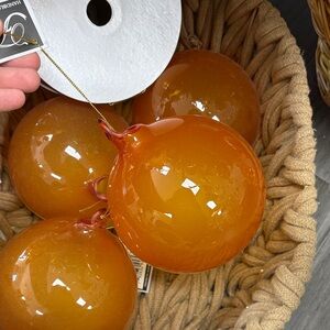 Farrisilk Illume ornament 5”